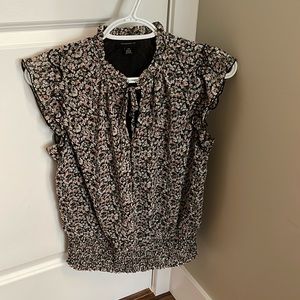 Floral, sleeveless blouse size small